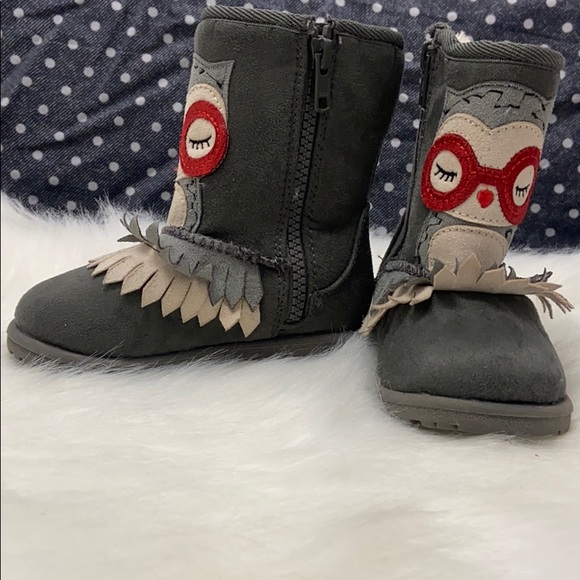 Toddler size 6 adorable gray fuzzy lined boots - Picture 4 of 8